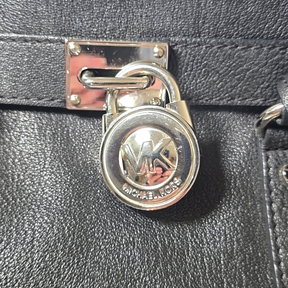 Michael Kors Hamilton Slouch Satchel With Lock and Key - Picture 5 of 16
